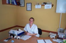 With Elena, a wonderful massage therapist and a good friend, we shared a year full, including the deaths of two of her grandparents, their move into an apt., Semana Santa, all our adventures, their trip to Japan, the bombings in Madrid, la Boda Real and La Real Boda, her wedding to Luis, also a friend who wasn´t around when the foto was taken.