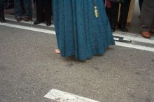 This in an example of a Penitente descalzado (barefoot).